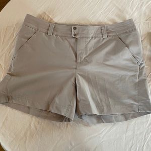 NWOT COLUMBIA SHORTS